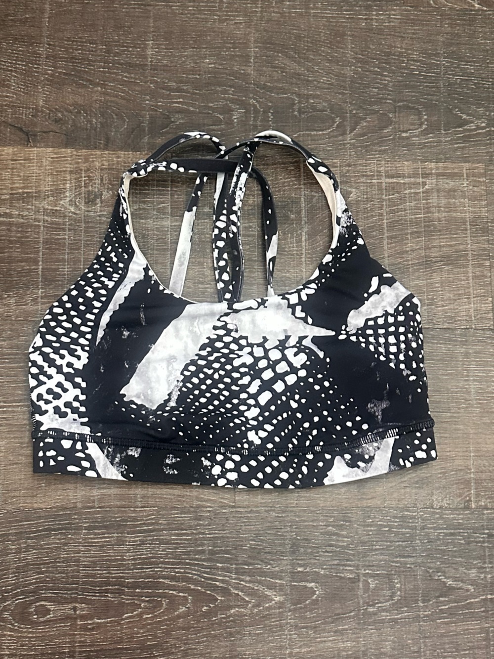 Lululemon Free To Be Bra Wild in Static Mist White Black Size 6